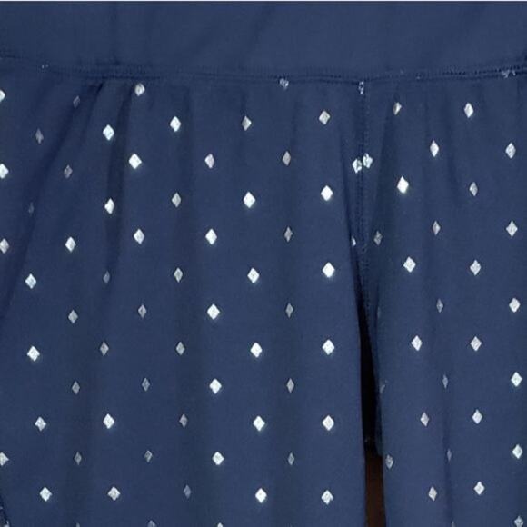 Champion Notre Dame University silver diamond print capri leggings womans size M - Picture 6 of 6